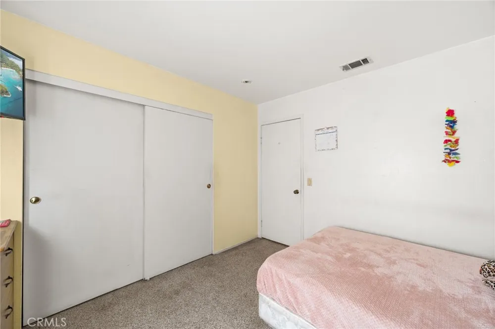 2219 El Toro Hemet, CA 92545