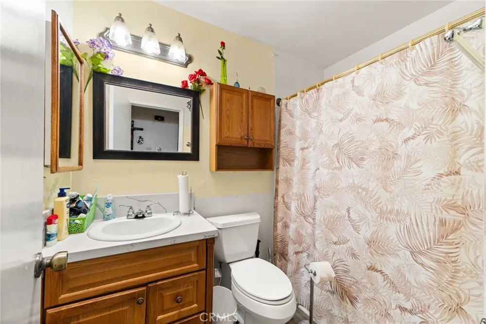 2219 El Toro Hemet, CA 92545