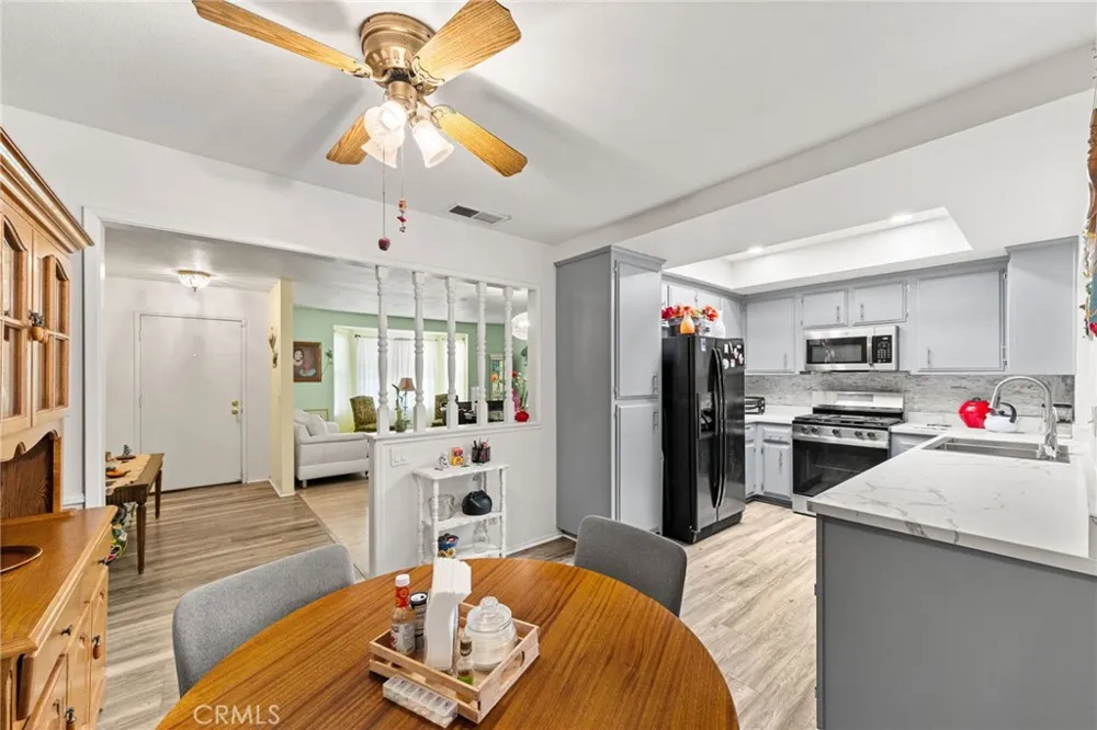 2219 El Toro Hemet, CA 92545