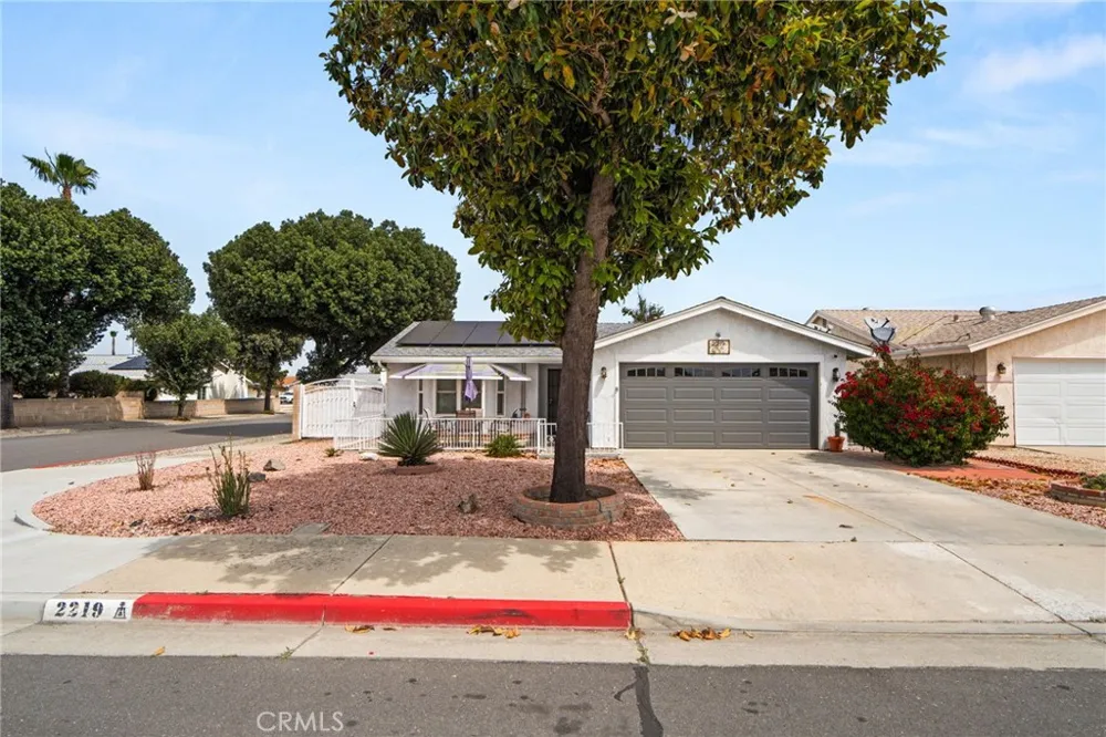 2219 El Toro Hemet, CA 92545