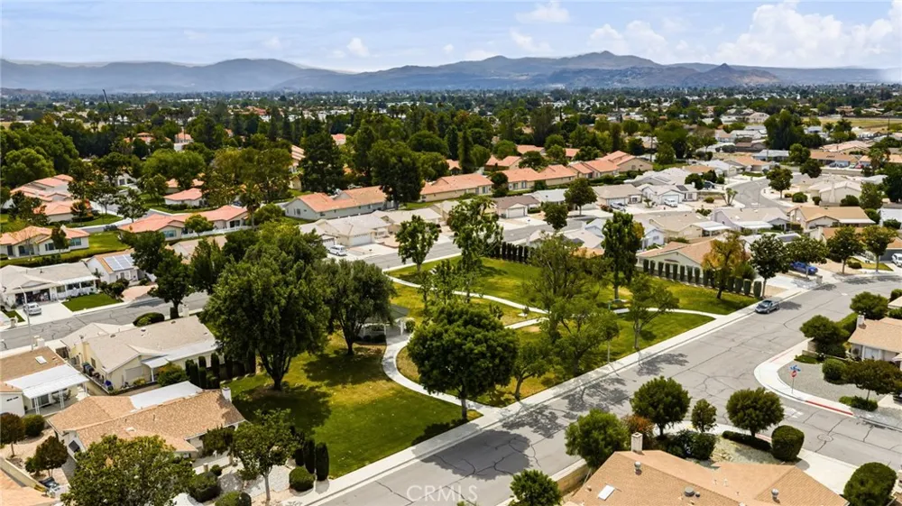 2219 El Toro Hemet, CA 92545