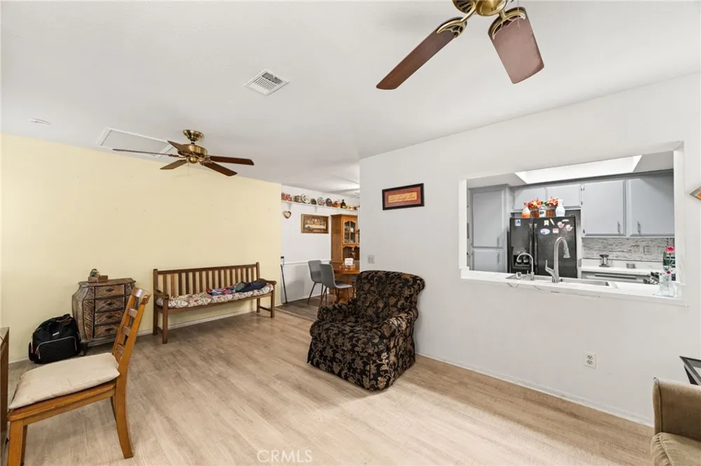2219 El Toro Hemet, CA 92545