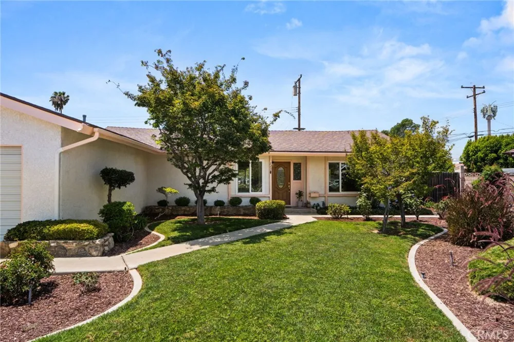 125 Mercer Upland, CA 91786