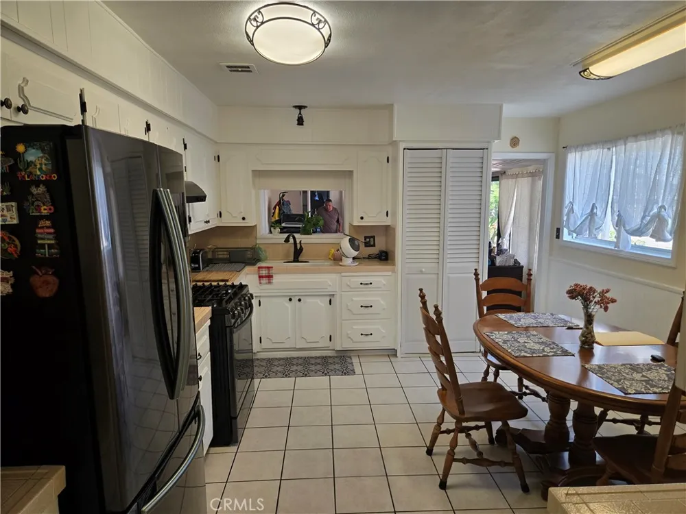 9158 Olive Bellflower, CA 90706