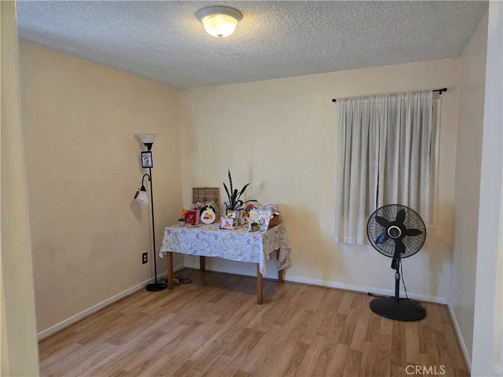 9158 Olive Bellflower, CA 90706
