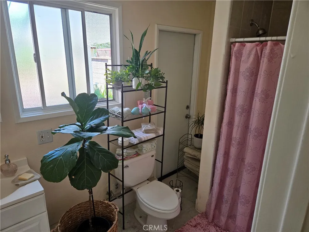 9158 Olive Bellflower, CA 90706