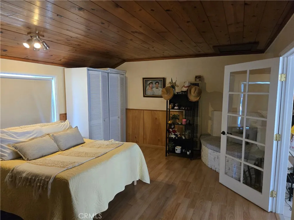 9158 Olive Bellflower, CA 90706
