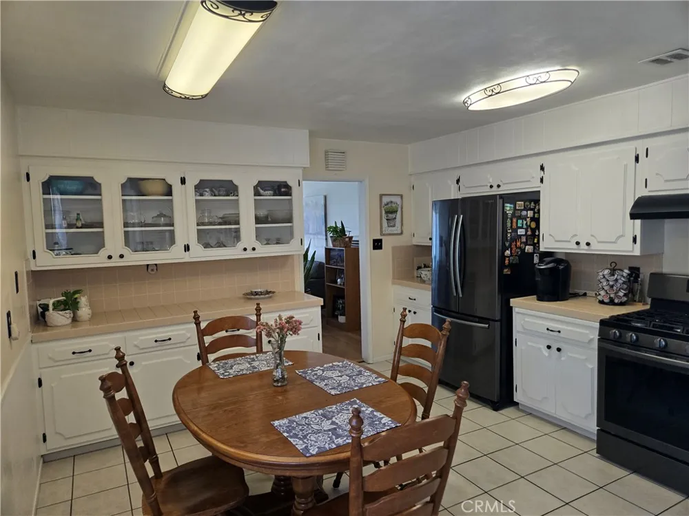 9158 Olive Bellflower, CA 90706
