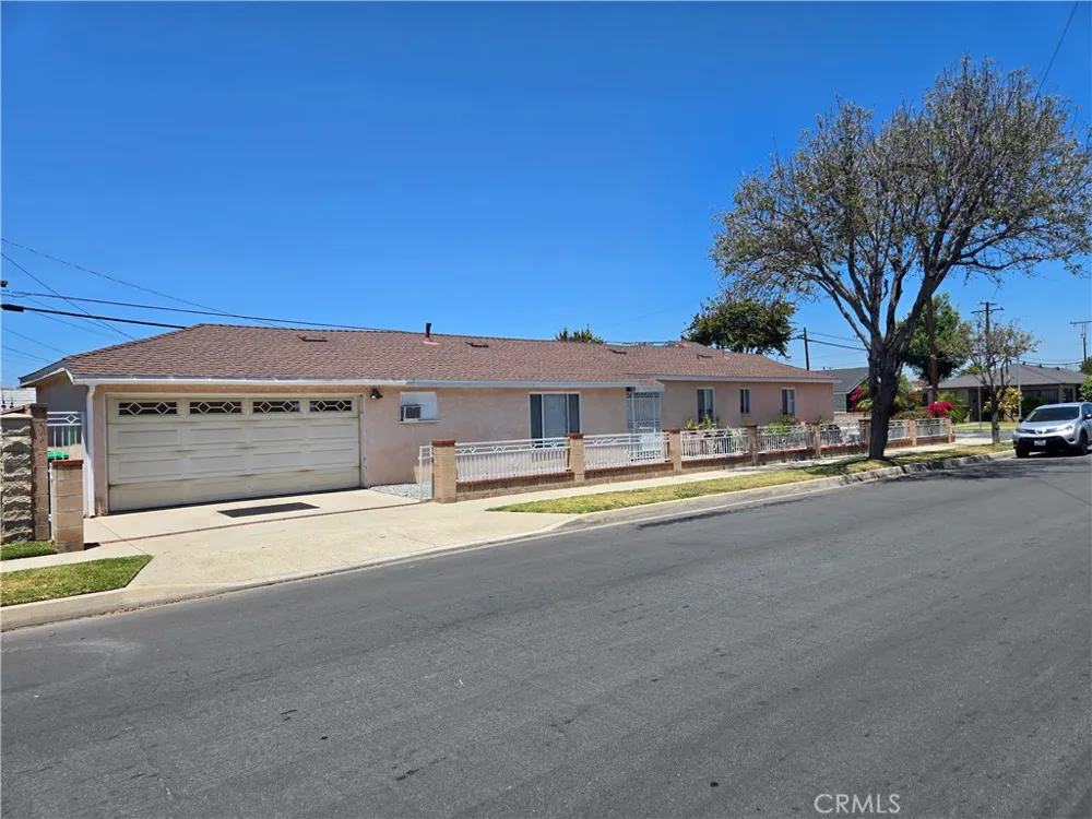 9158 Olive Bellflower, CA 90706