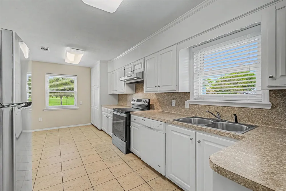 827 Pickney Avenue Port Bolivar, TX 77650