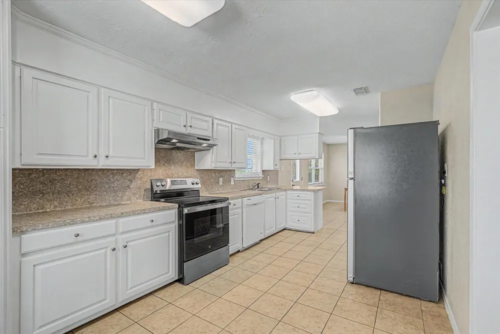 827 Pickney Avenue Port Bolivar, TX 77650