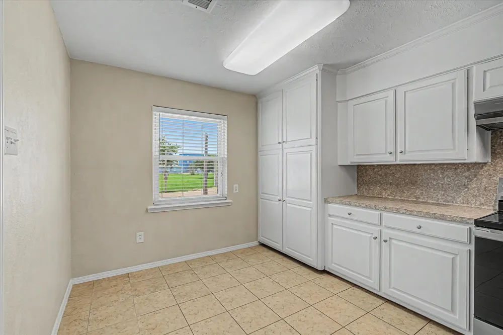 827 Pickney Avenue Port Bolivar, TX 77650