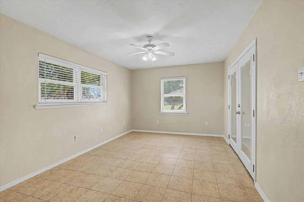 827 Pickney Avenue Port Bolivar, TX 77650
