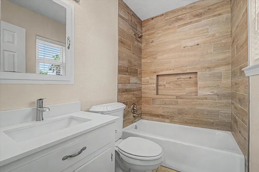 827 Pickney Avenue Port Bolivar, TX 77650