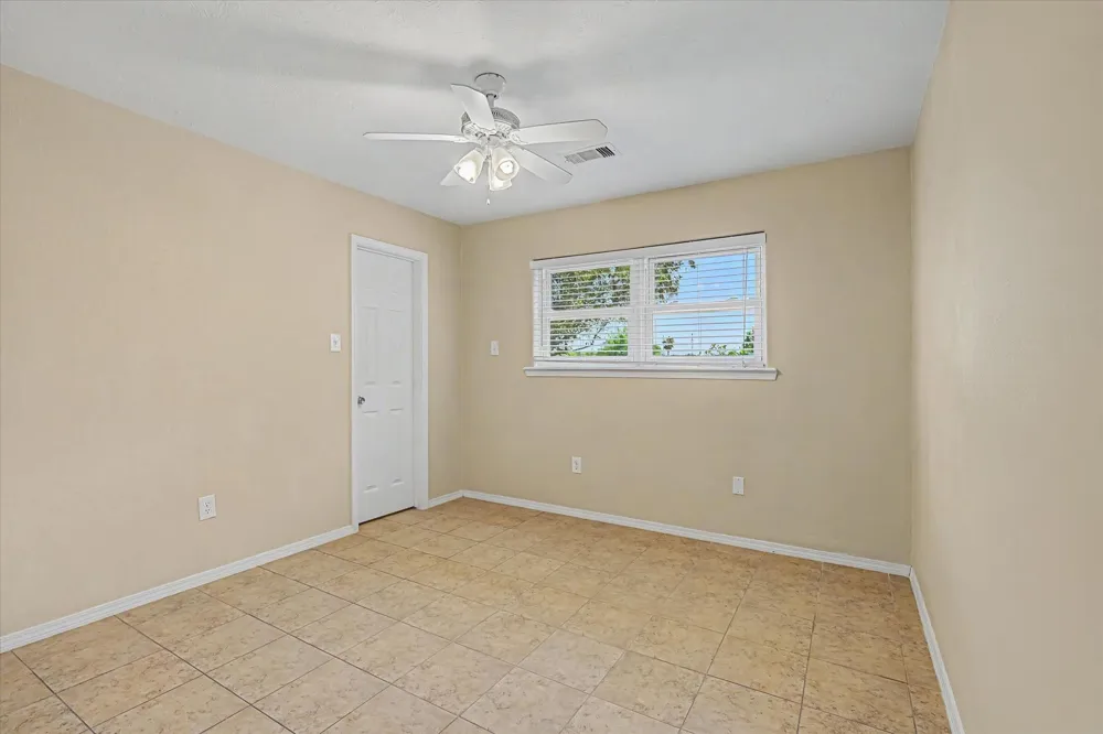 827 Pickney Avenue Port Bolivar, TX 77650