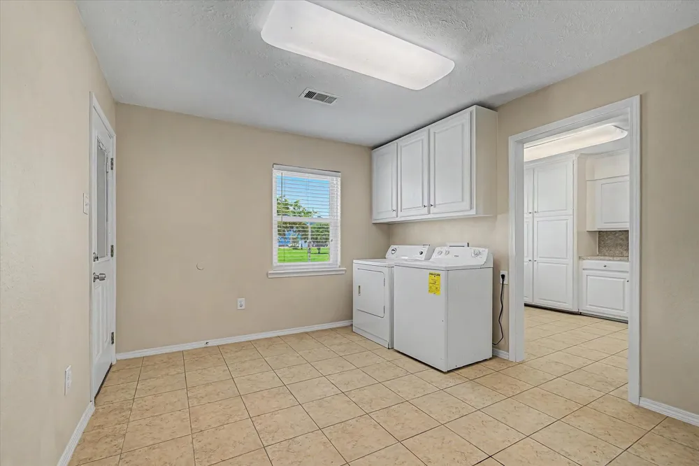 827 Pickney Avenue Port Bolivar, TX 77650