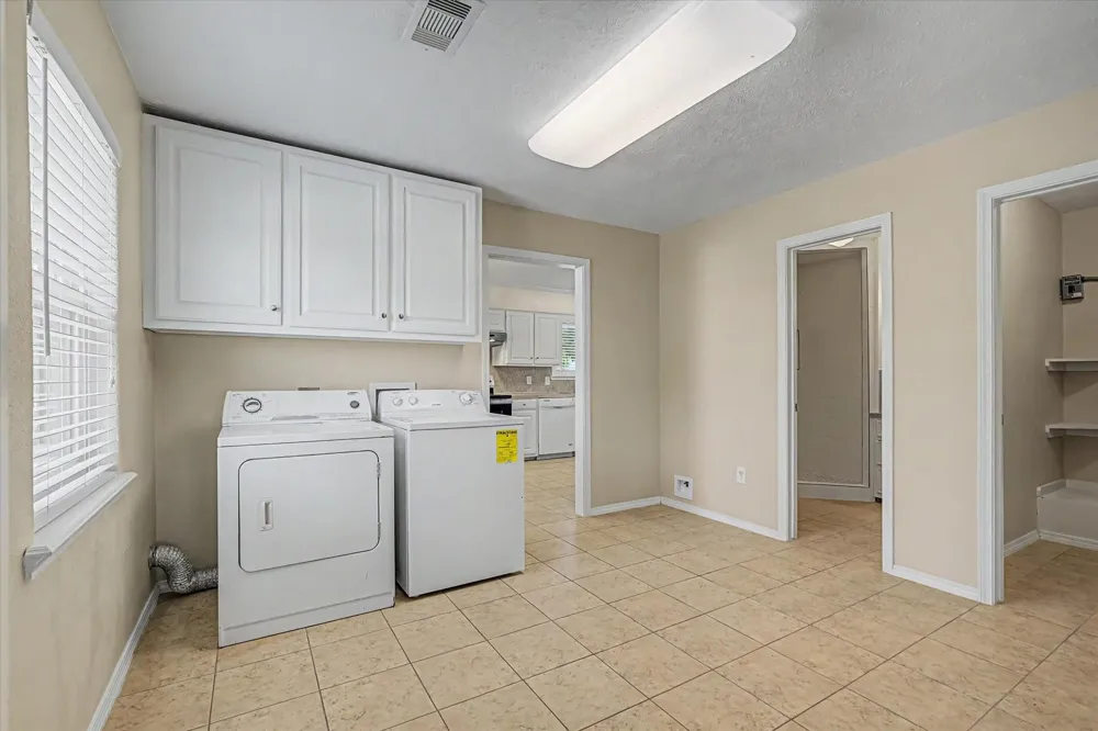 827 Pickney Avenue Port Bolivar, TX 77650