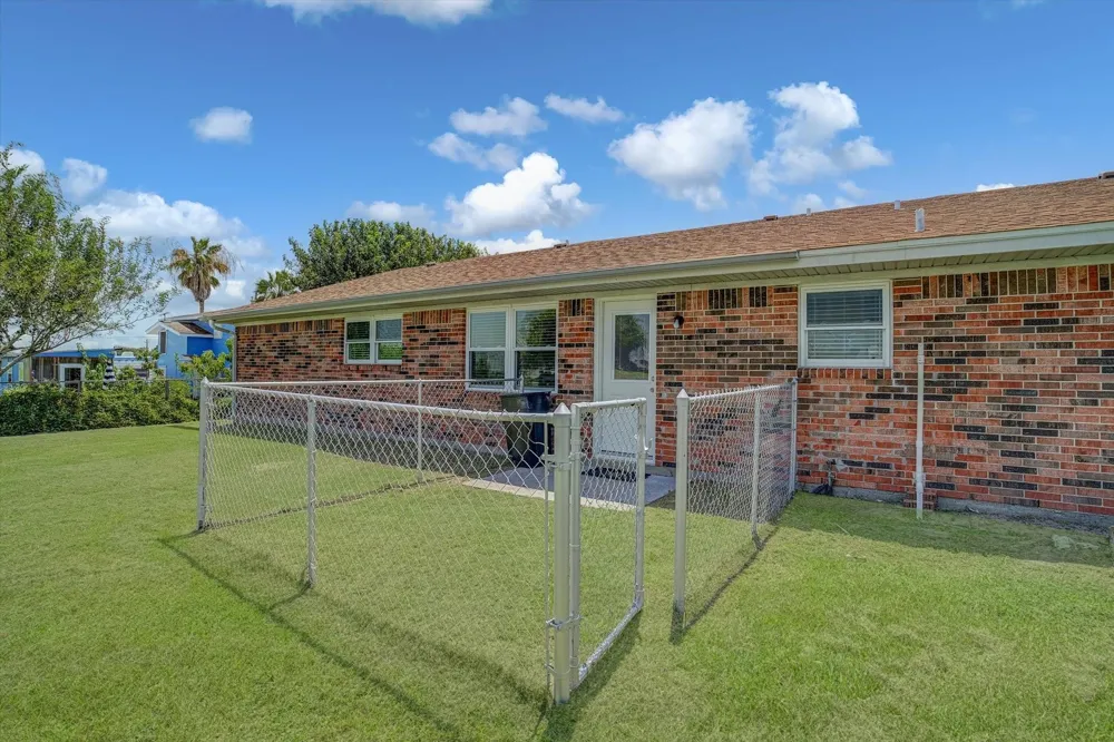 827 Pickney Avenue Port Bolivar, TX 77650