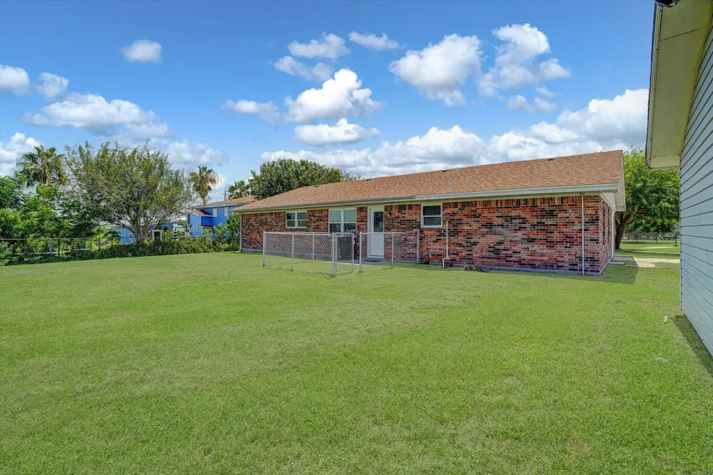 827 Pickney Avenue Port Bolivar, TX 77650