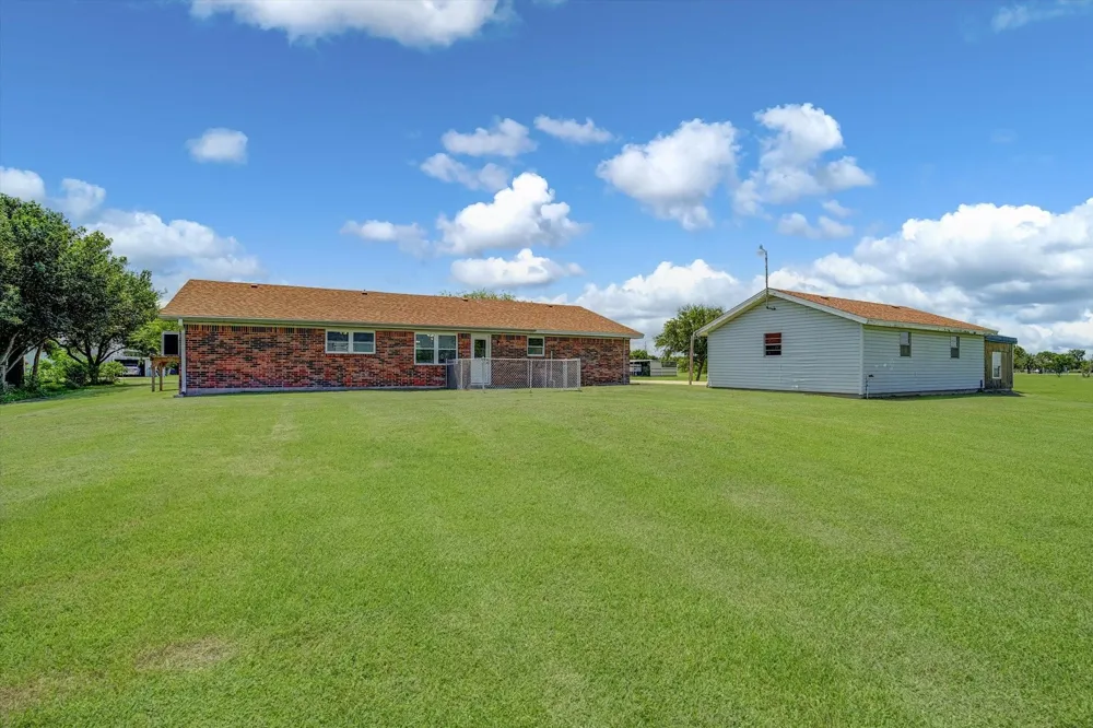 827 Pickney Avenue Port Bolivar, TX 77650