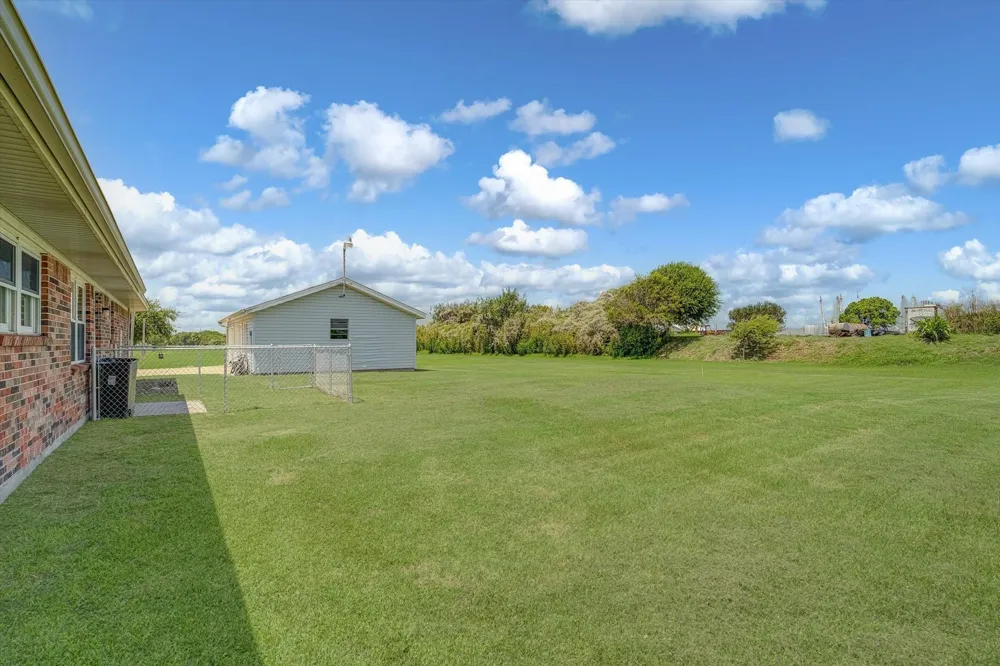 827 Pickney Avenue Port Bolivar, TX 77650