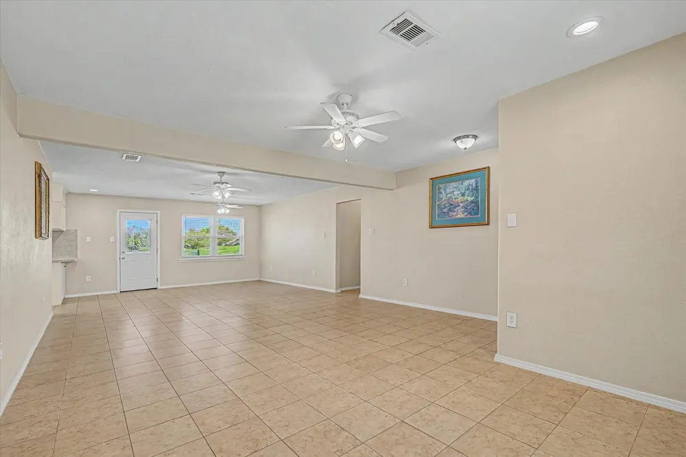 827 Pickney Avenue Port Bolivar, TX 77650