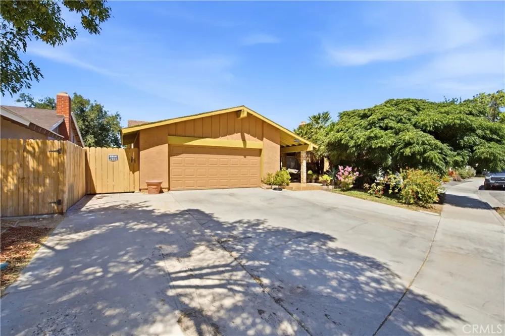 44309 Andale Avenue Lancaster, CA 93535