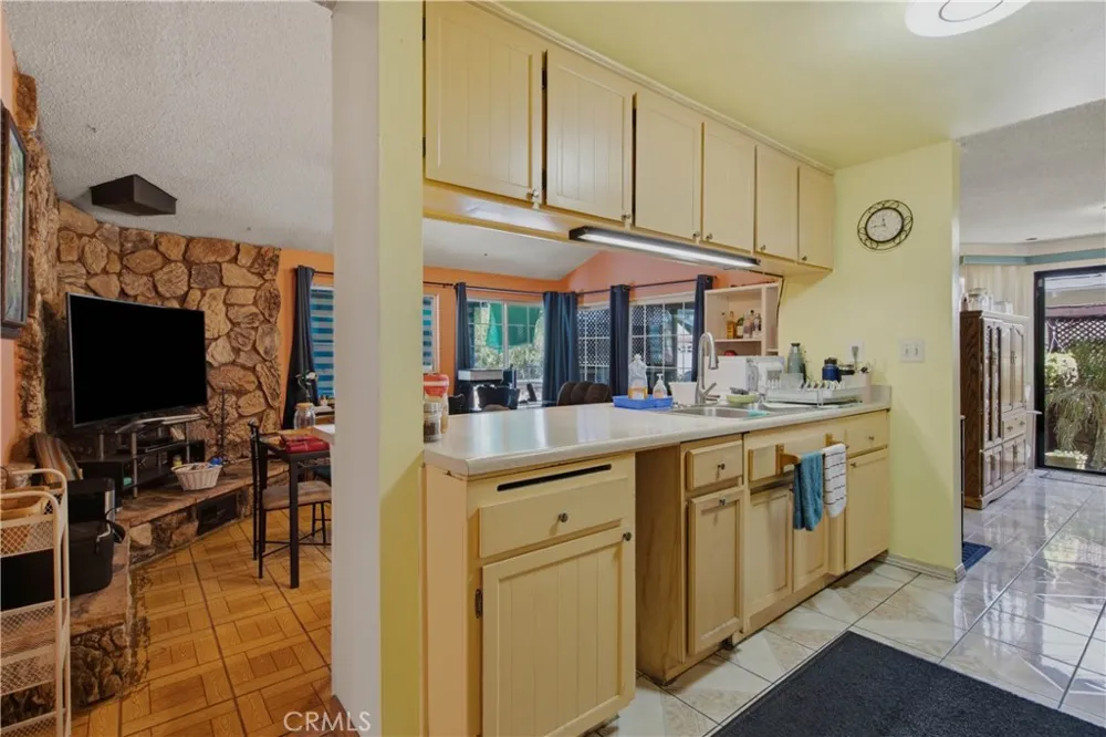 44309 Andale Avenue Lancaster, CA 93535