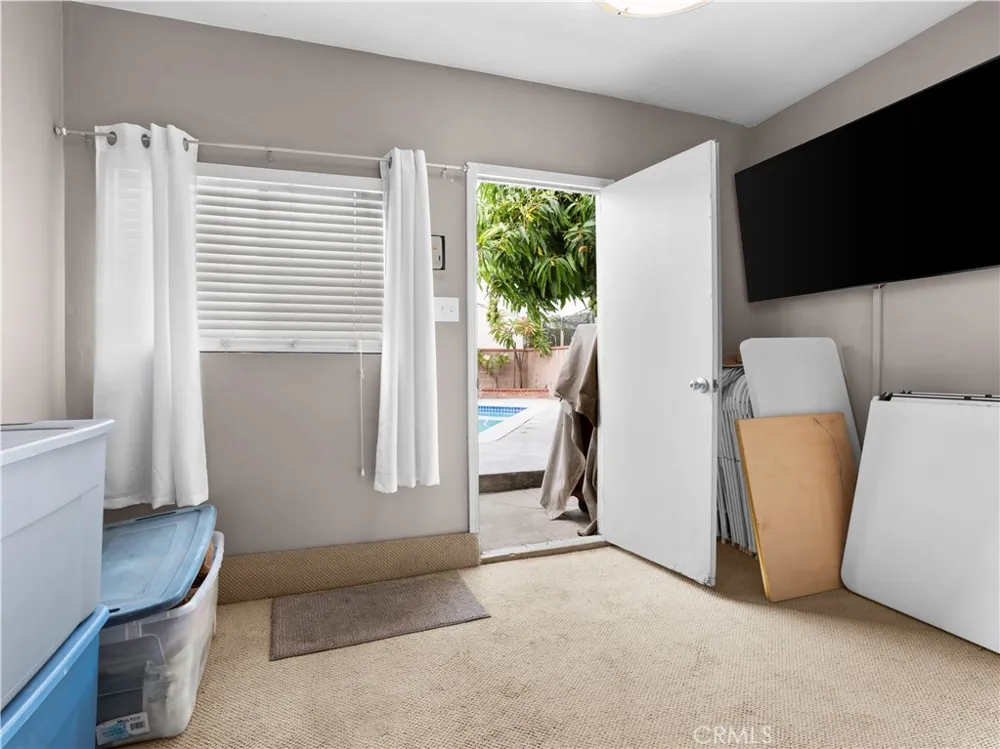 9708 Pomering Downey, CA 90240