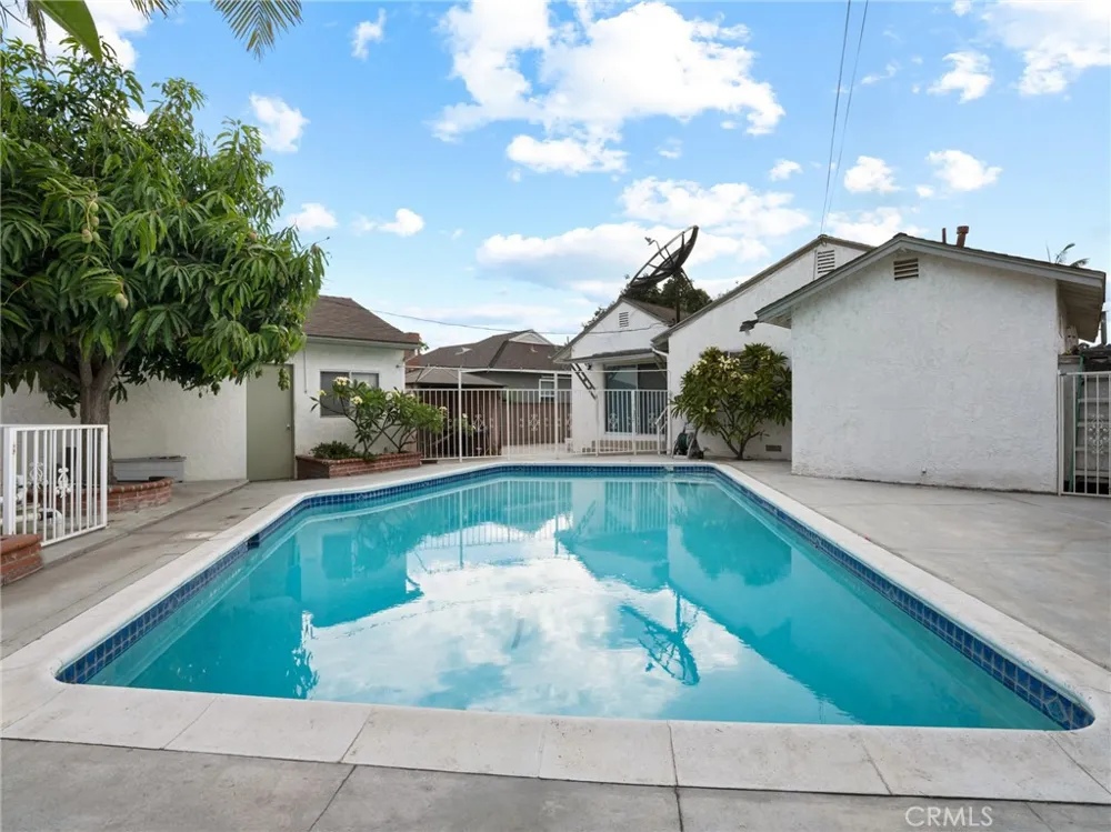 9708 Pomering Downey, CA 90240