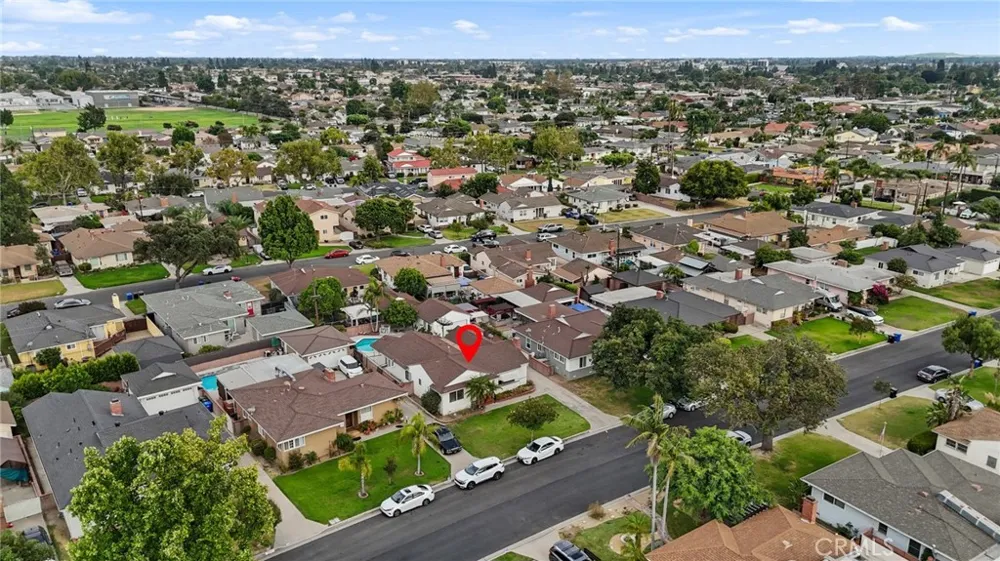 9708 Pomering Downey, CA 90240