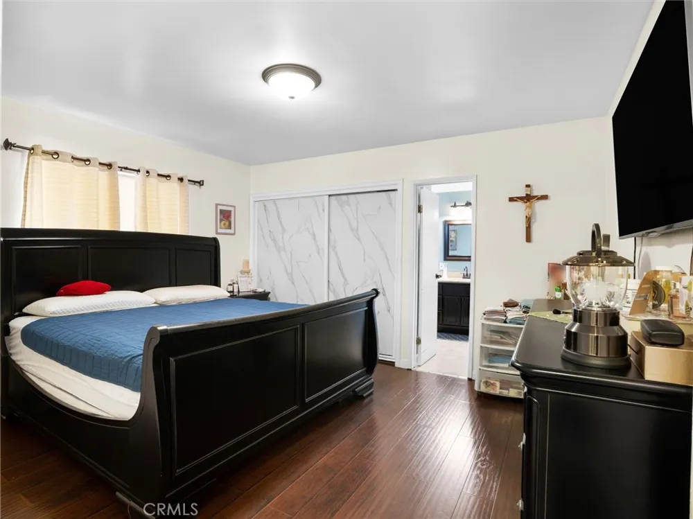 9708 Pomering Downey, CA 90240