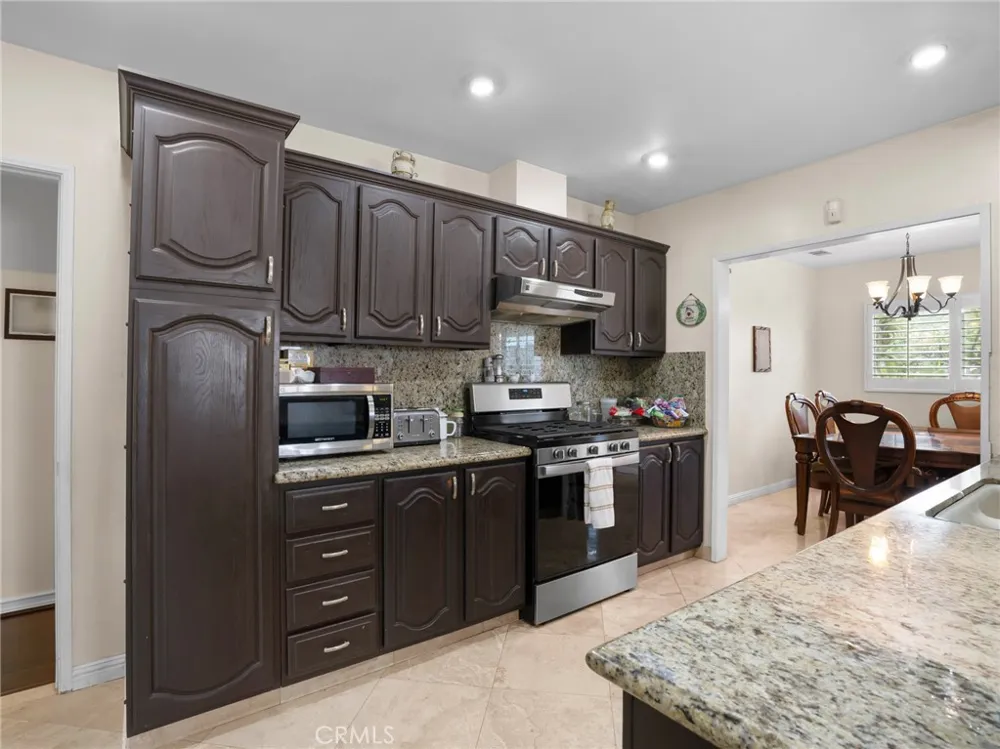 9708 Pomering Downey, CA 90240