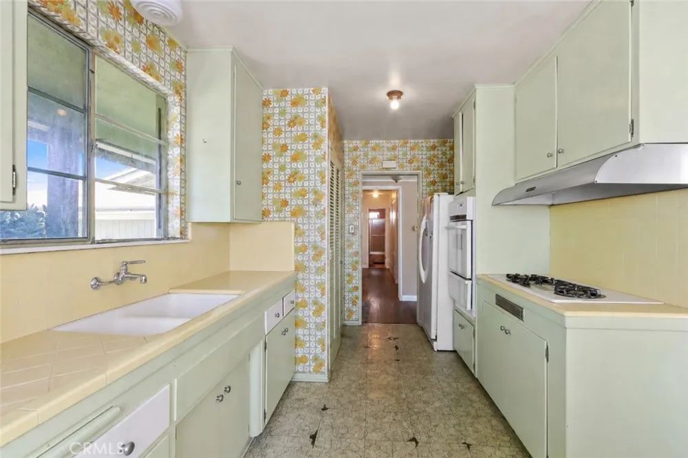 14751 San Esteban Dr La Mirada, CA 90638