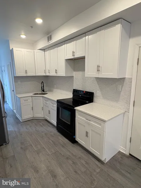 1733 W ERIE AVENUE #2