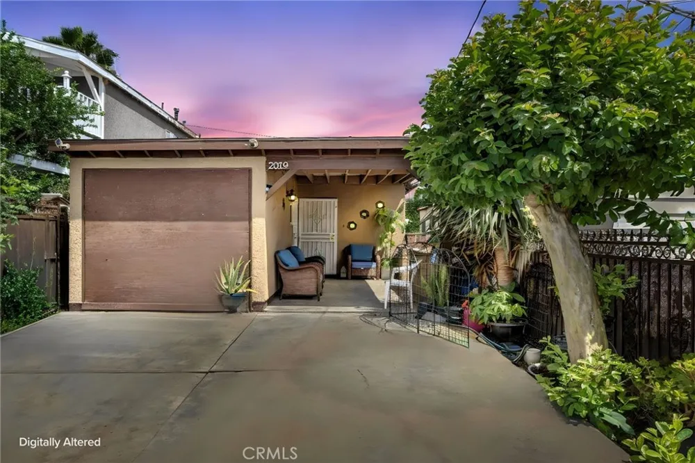 2019 E Shauer Compton, CA 90222