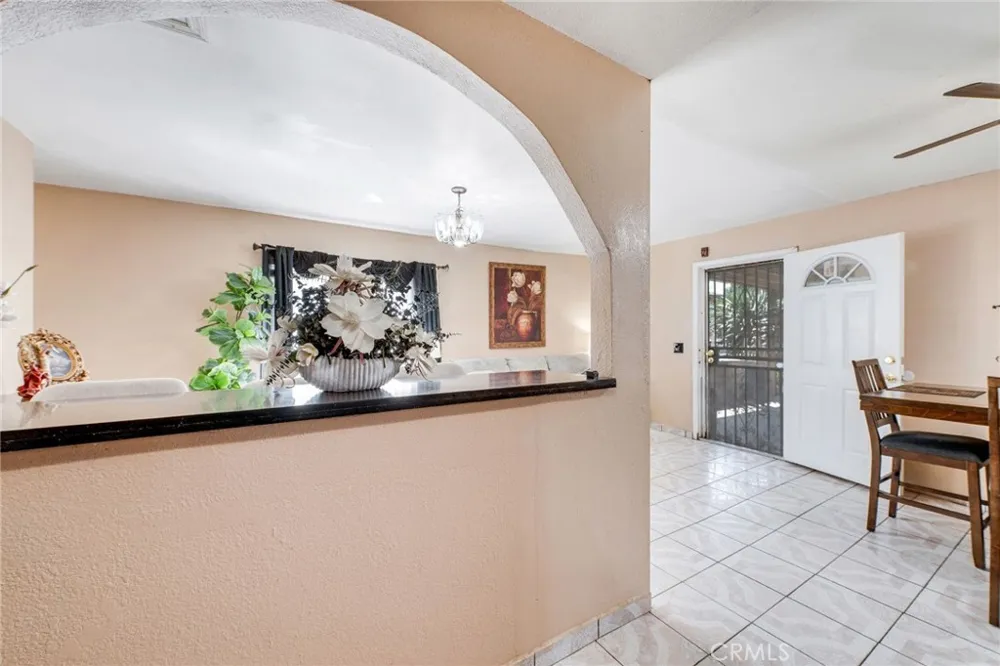 2019 E Shauer Compton, CA 90222