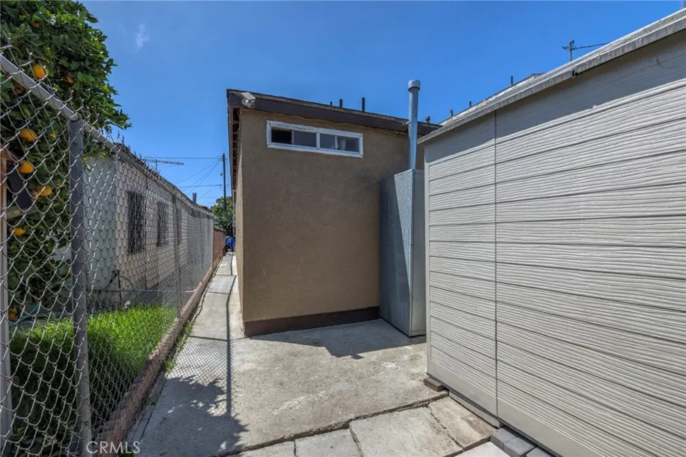 2019 E Shauer Compton, CA 90222