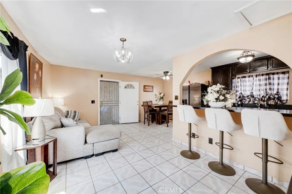 2019 E Shauer Compton, CA 90222