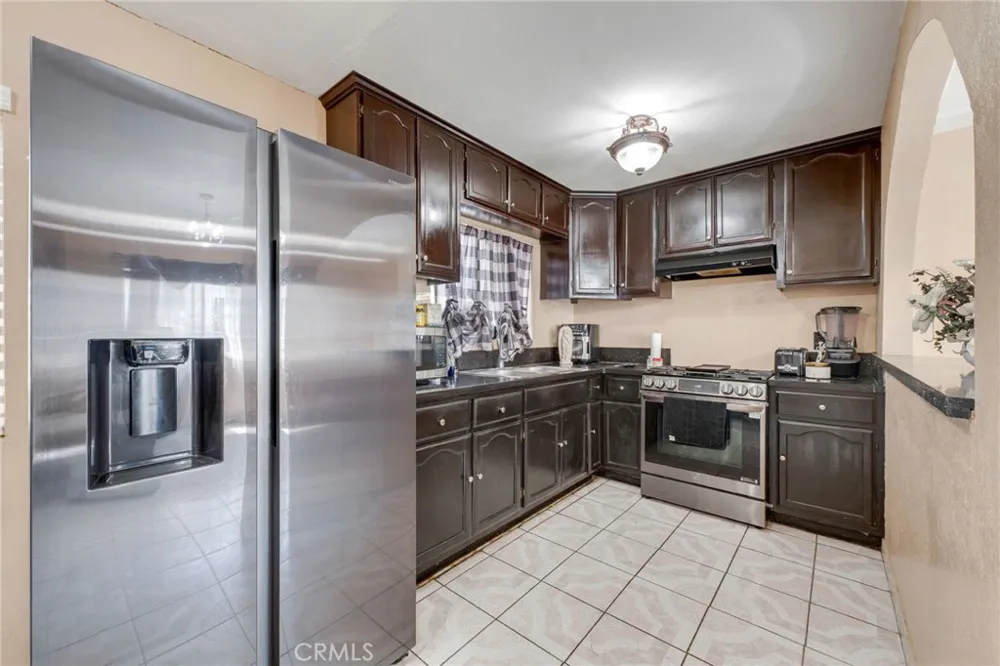 2019 E Shauer Compton, CA 90222