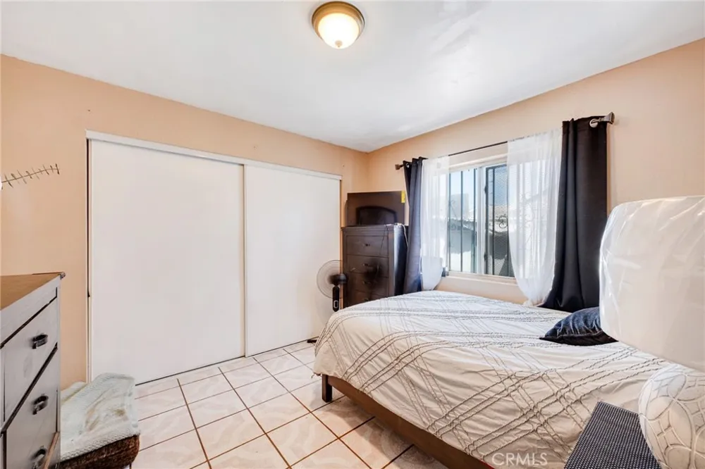 2019 E Shauer Compton, CA 90222