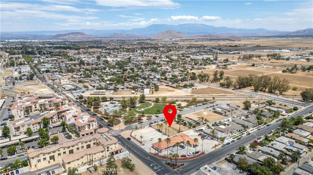 125 E 10th St Perris, CA 92570