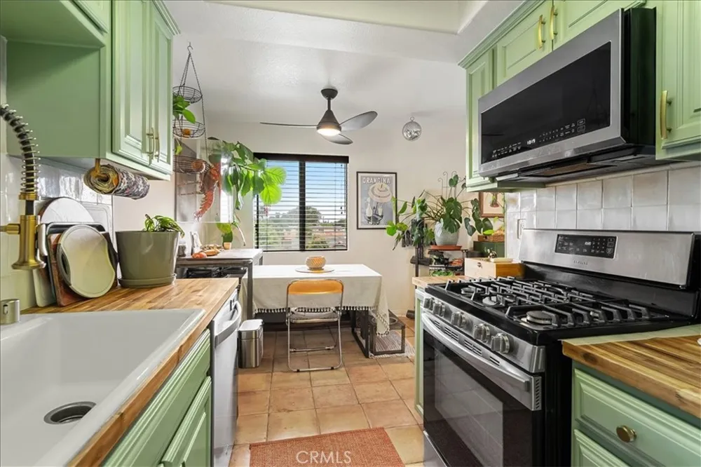 1509 Stanley #304 Long Beach, CA 90804
