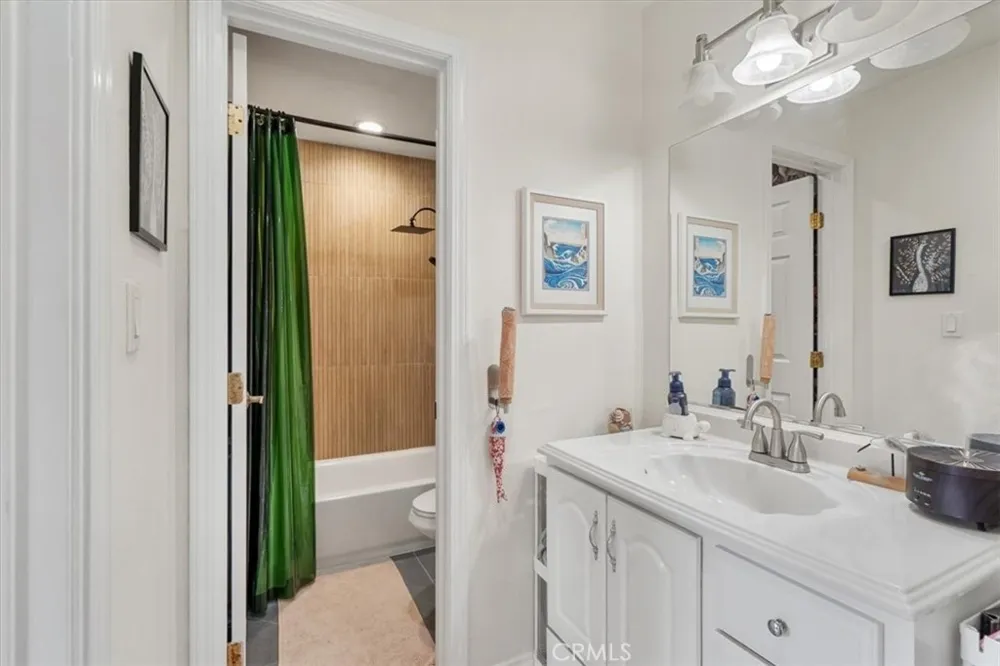 1509 Stanley #304 Long Beach, CA 90804