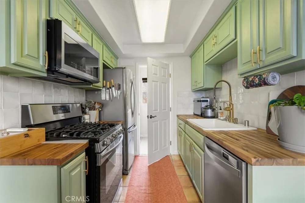 1509 Stanley #304 Long Beach, CA 90804