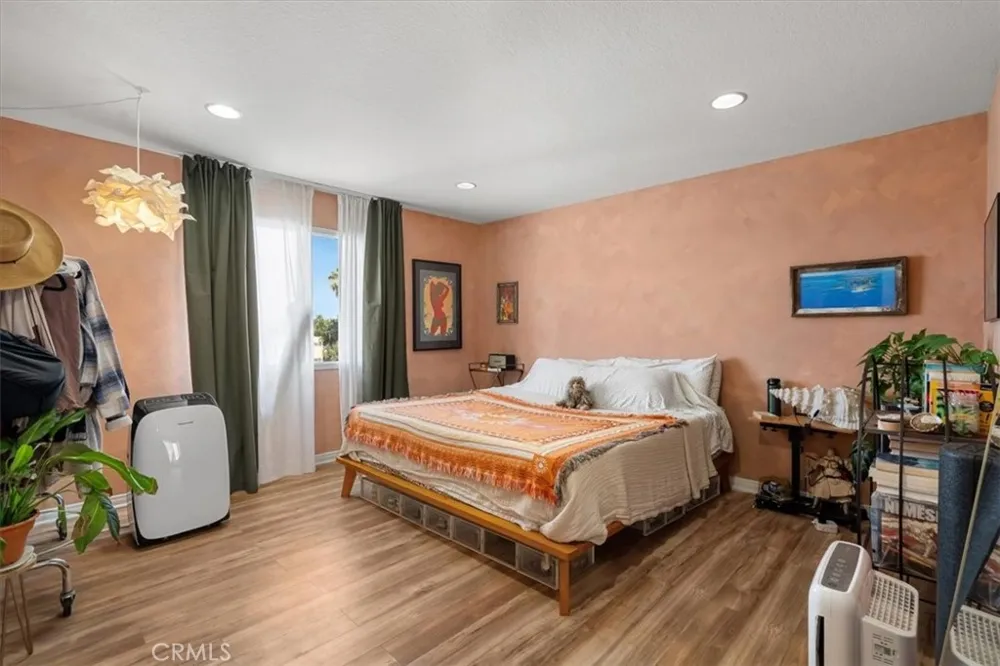 1509 Stanley #304 Long Beach, CA 90804