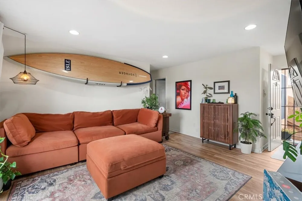 1509 Stanley #304 Long Beach, CA 90804