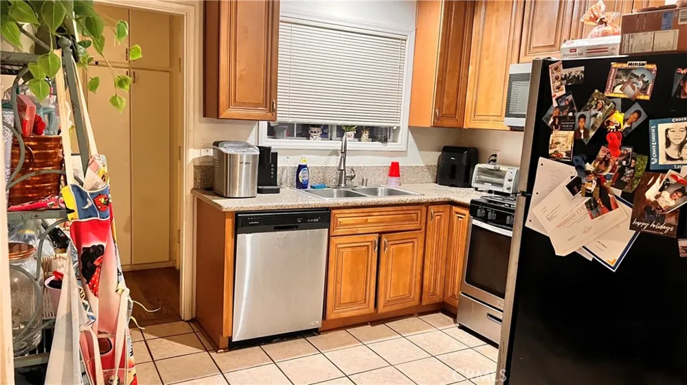 43603 Gingham Avenue Lancaster, CA 93535