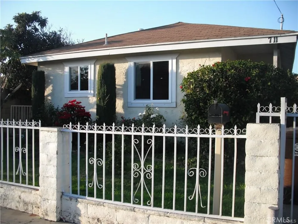 711 E Pine Compton, CA 90221