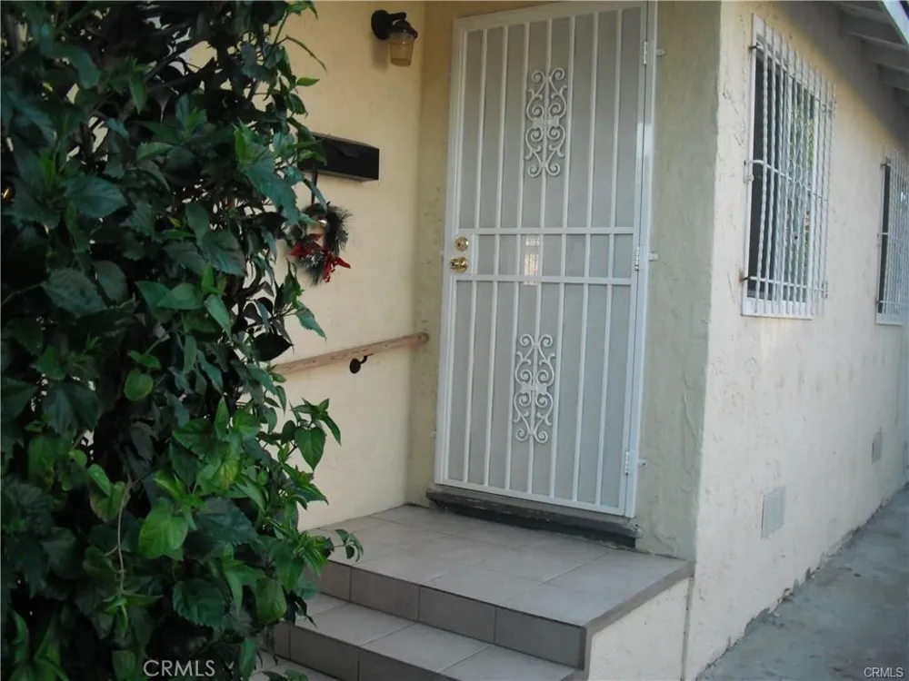 711 E Pine Compton, CA 90221